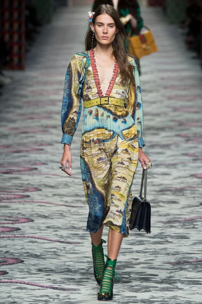 Look 4